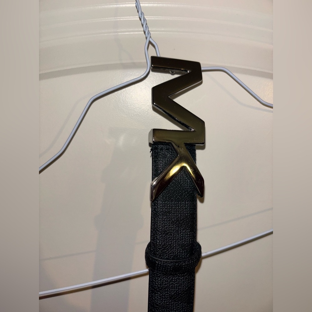 Men belt Micheal Kors very nice